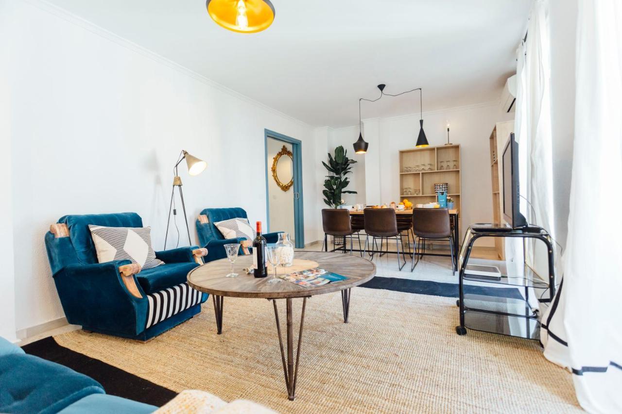 Apartment Stunning And Colorful- 4bd 2bth- Santa Cruz