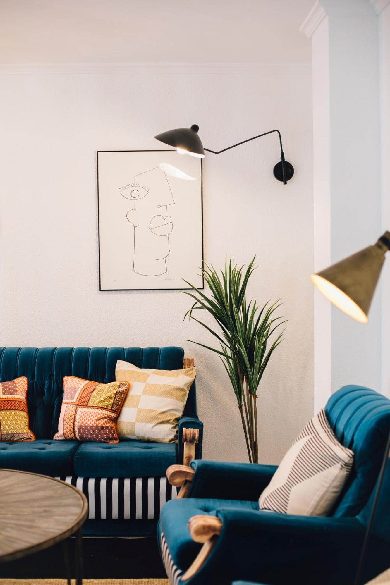 Apartment Stunning And Colorful- 4bd 2bth- Santa Cruz Seville