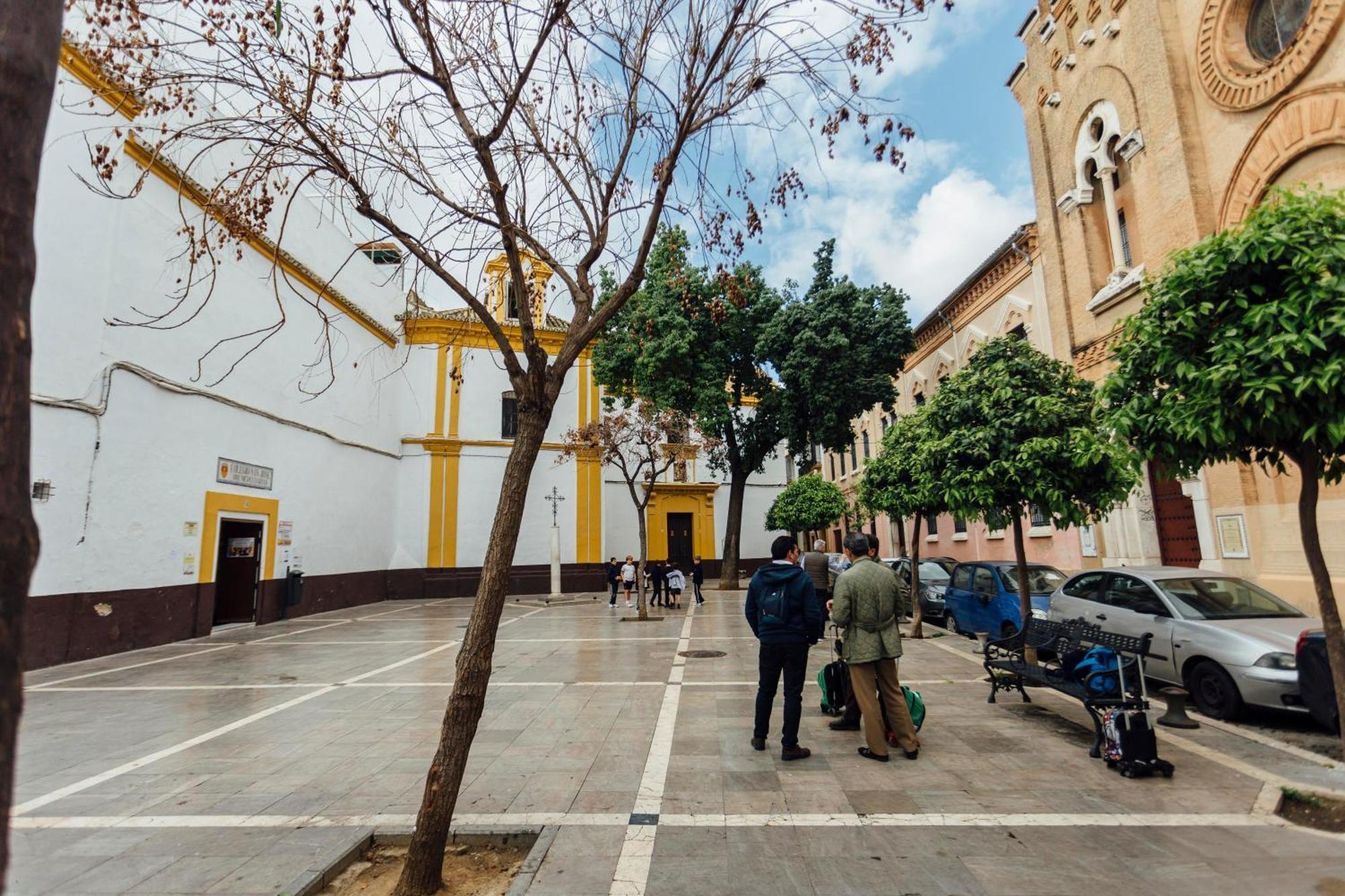 Apartment Stunning And Colorful- 4bd 2bth- Santa Cruz Seville